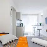 Apartman Lea *