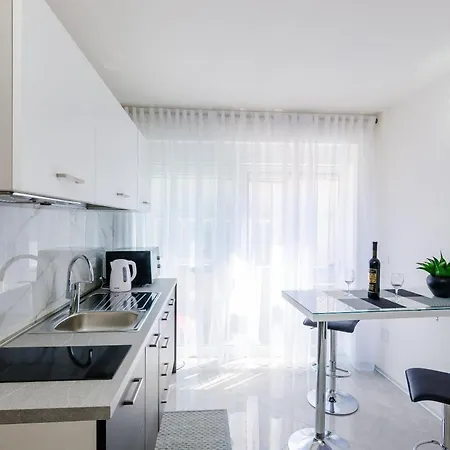 Apartment Lea *
